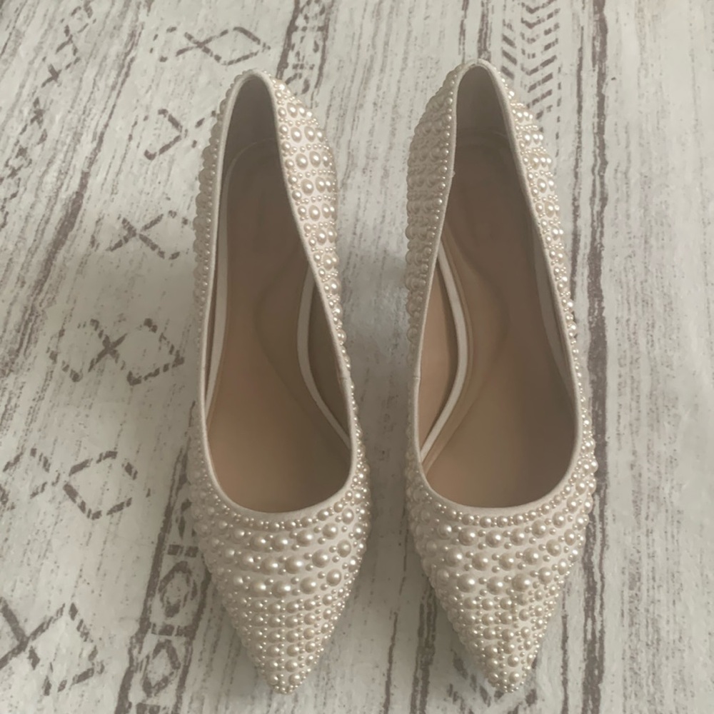 Pearl embossed pumps-10W
